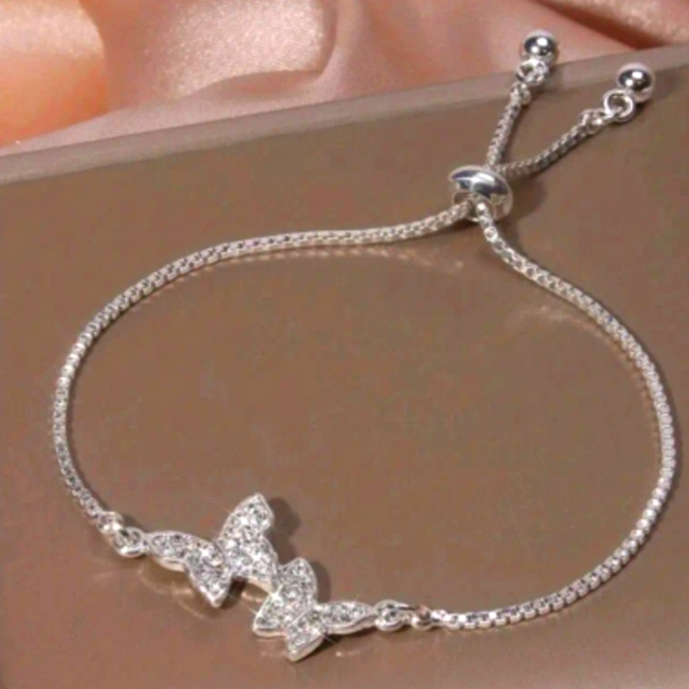 Beautiful butterfly bracelet for all occasions!